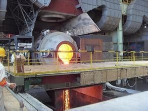 Silício Industrial Controlado por Temperatura em Forno de Arco de Plasma com Alta Eficiência Térmica